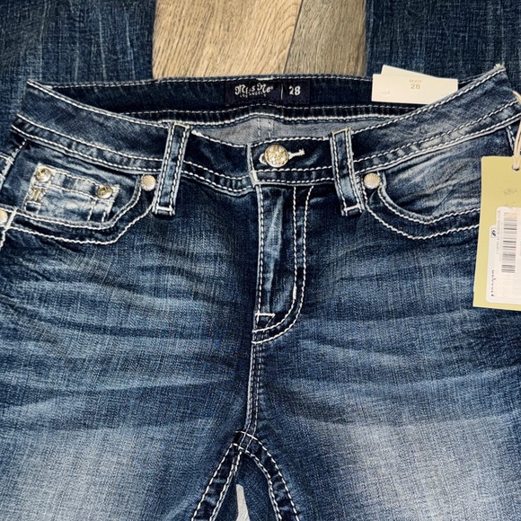 Miss Me Mid-Rise Boot Cut Pop Wing Cross Jeans Sz 28x34 - Picture 2 of 11